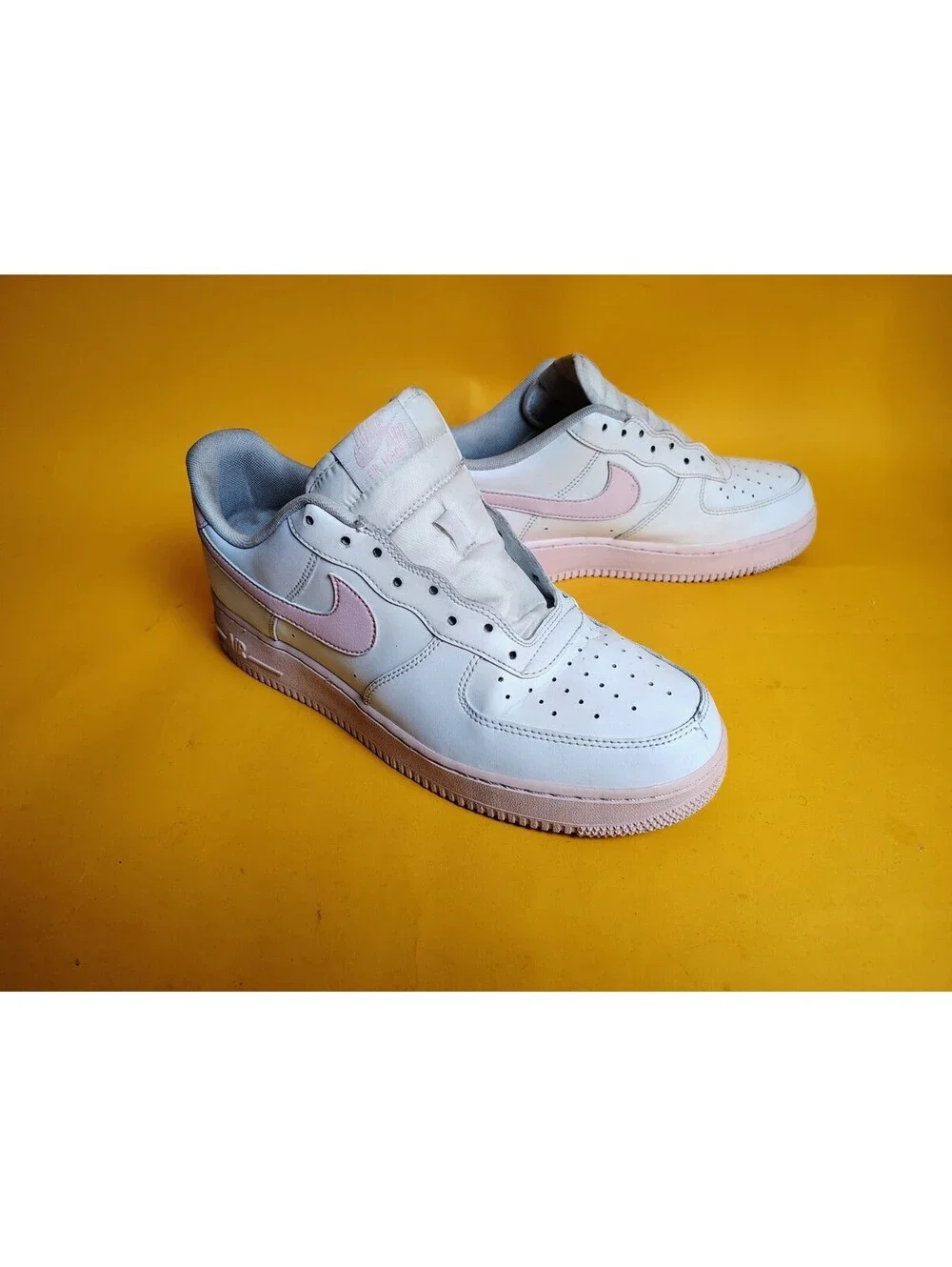 Nike Air Force 1 07 Low White Pink Sole Foam CK7663-100 Men's Size 9.5 Used
